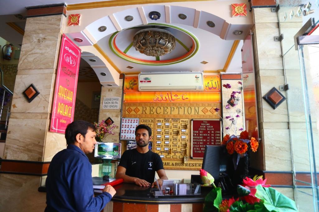 Hotel Ayesha Palace Delhi  Buitenkant foto
